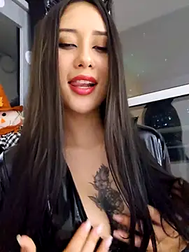 Snapshot of Selena_blake chatting on October 31, 11:53 pm Selena blake online show from October 31, 11:53 pm