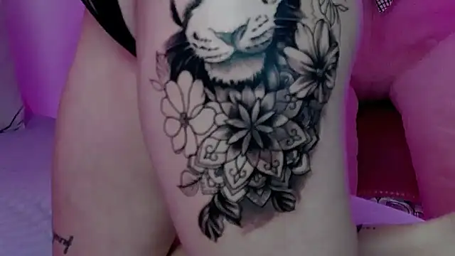 Abby  White online show from October 4, 3:49 pm