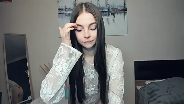 MaryJacksoon online show from November 18, 8:15 am