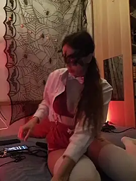 Snapshot of PearMaki chatting on October 18, 5:15 pm PearMaki online show from October 18, 5:15 pm