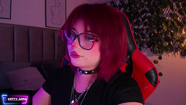 Snapshot of Kitty_Gang chatting on September 24, 2:43 am Kitty Gang online show from September 24, 2:43 am