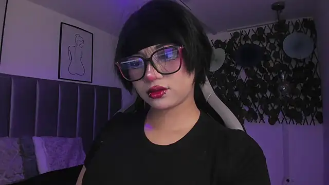 Kitty Gang online show from April 14, 1:16 am