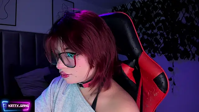 Snapshot of Kitty_Gang chatting on October 15, 2:58 am Kitty Gang online show from October 15, 2:58 am