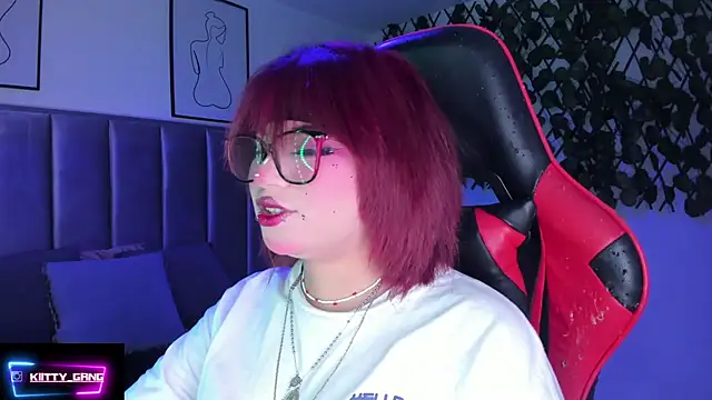 Snapshot of Kitty_Gang chatting on October 2, 3:00 am Kitty Gang online show from October 2, 3:00 am