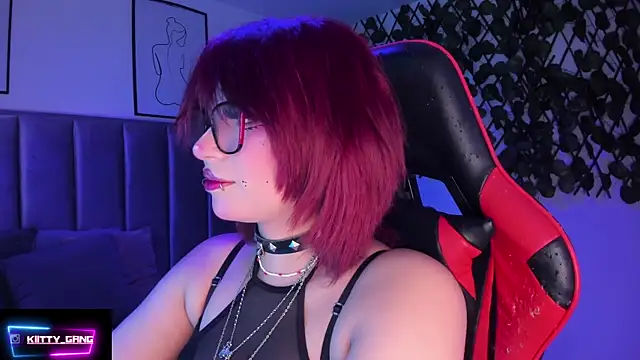 Snapshot of Kitty_Gang chatting on October 4, 3:12 am Kitty Gang online show from October 4, 3:12 am