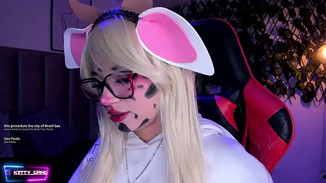 Snapshot of Kitty_Gang chatting on October 31, 2:57 am Kitty Gang online show from October 31, 2:57 am