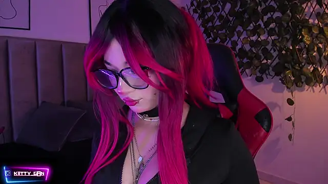 Snapshot of Kitty_Gang chatting on September 30, 2:50 am Kitty Gang online show from September 30, 2:50 am