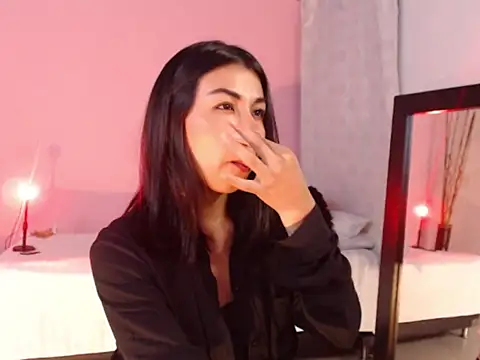 selene gils online show from October 9, 3:54 am