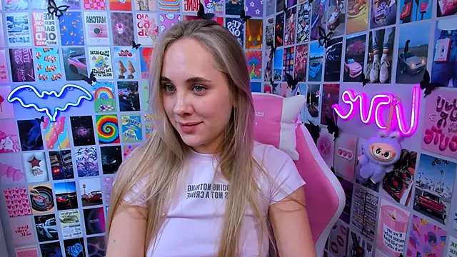 MiaMilas online show from December 17, 2:10 pm