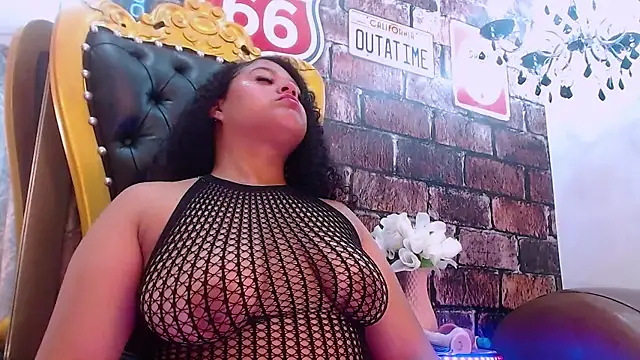 Snapshot of JadeSoleile chatting on October 2, 12:43 pm JadeSoleile online show from October 2, 12:43 pm