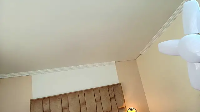 Snapshot of Emily_Trujillo chatting on October 23, 7:31 pm Emily Trujillo online show from October 23, 7:31 pm