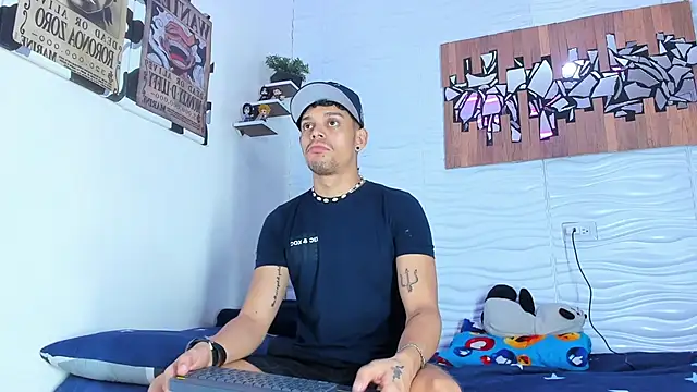 Snapshot of Friendsofeverything_ chatting on October 3, 11:21 pm Friendsofeverything  online show from October 3, 11:21 pm