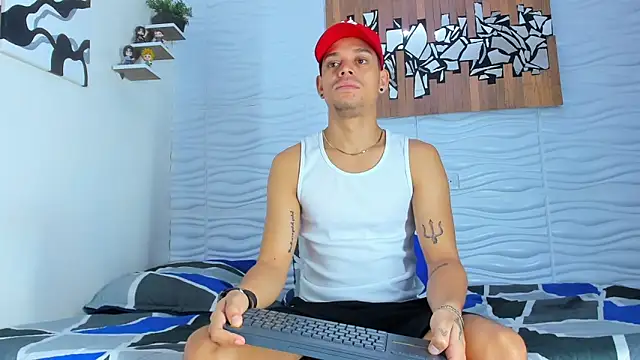 Snapshot of Friendsofeverything_ chatting on September 22, 2:26 pm Friendsofeverything  online show from September 22, 2:26 pm