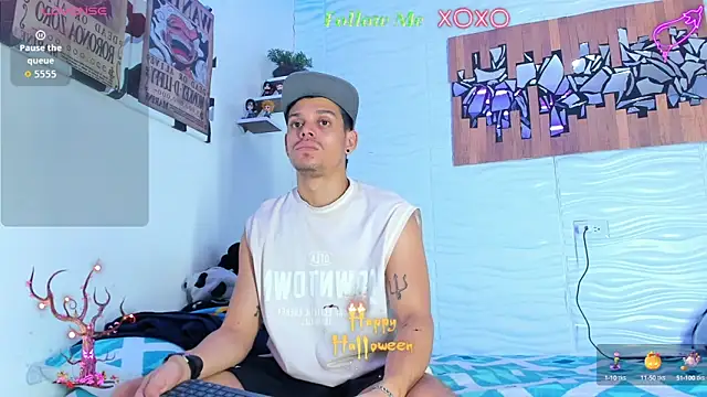 Snapshot of Friendsofeverything_ chatting on October 14, 9:06 pm Friendsofeverything  online show from October 14, 9:06 pm