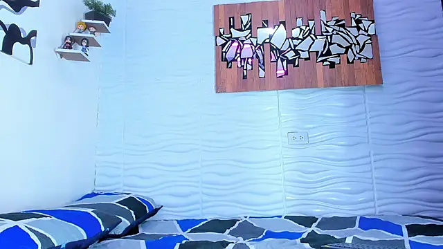 Snapshot of Friendsofeverything_ chatting on September 16, 2:03 pm Friendsofeverything  online show from September 16, 2:03 pm