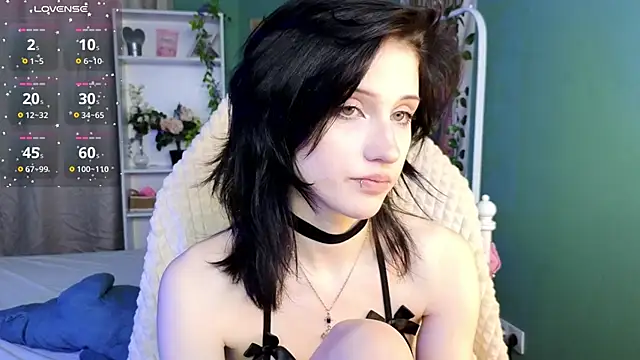 dark vamp  online show from October 19, 2:41 pm