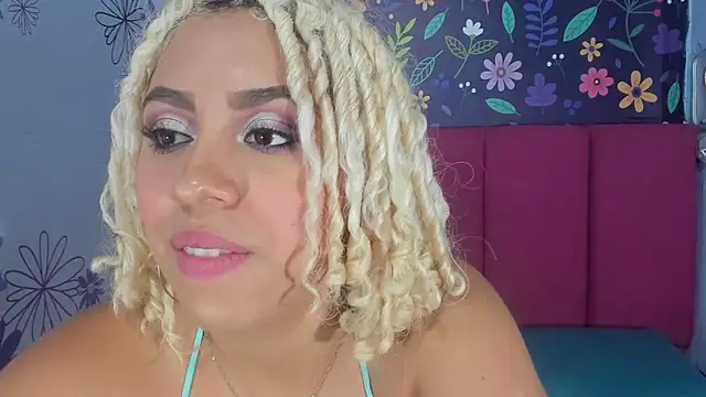 Lucy White   online show from October 15, 8:55 pm