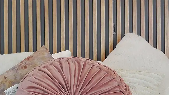 Snapshot of VanessaGlenn chatting on October 16, 8:33 pm VanessaGlenn online show from October 16, 8:33 pm