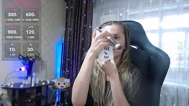 JessieOMays online show from April 8, 12:35 am