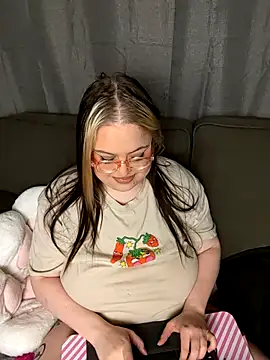 Snapshot of ChubbyBubs chatting on October 2, 4:01 pm ChubbyBubs online show from October 2, 4:01 pm