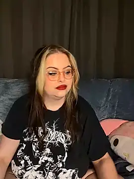 Snapshot of ChubbyBubs chatting on October 17, 3:59 pm ChubbyBubs online show from October 17, 3:59 pm