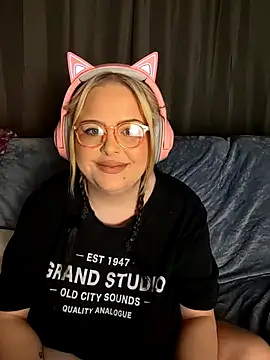 Snapshot of ChubbyBubs chatting on October 20, 11:13 am ChubbyBubs online show from October 20, 11:13 am