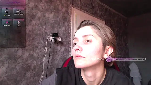 Snapshot of womanstrong78 chatting on October 24, 6:20 am womanstrong78 online show from October 24, 6:20 am