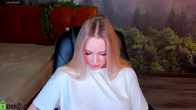 Carol  Cox online show from October 15, 12:24 am