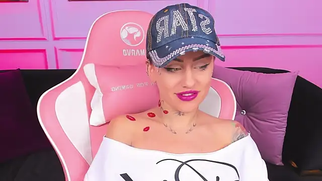 Snapshot of AmyRider chatting on October 12, 7:49 pm AmyRider online show from October 12, 7:49 pm