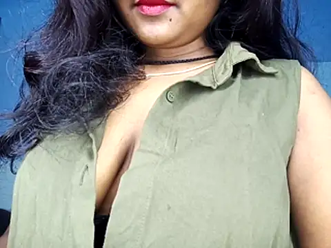 Snapshot of Muktha chatting on October 29, 3:44 am Muktha online show from October 29, 3:44 am