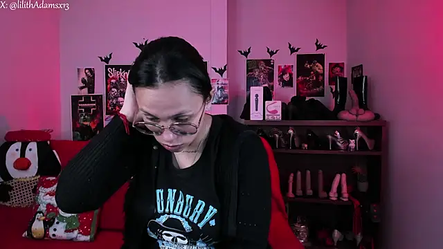 lilith-deveraux online show from December 22, 2:20 pm