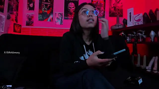 Snapshot of lilith-deveraux chatting on October 14, 12:13 am lilith-deveraux online show from October 14, 12:13 am