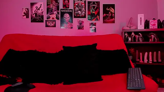 Snapshot of lilith-deveraux chatting on October 21, 2:43 pm lilith-deveraux online show from October 21, 2:43 pm