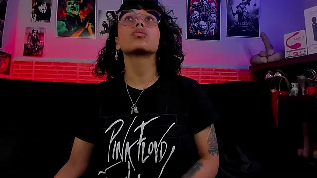 Snapshot of lilith-deveraux chatting on September 23, 9:24 pm lilith-deveraux online show from September 23, 9:24 pm