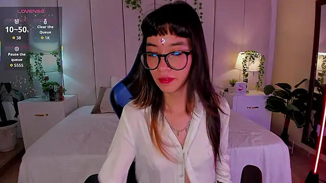 dayanne07 online show from January 8, 8:40 am