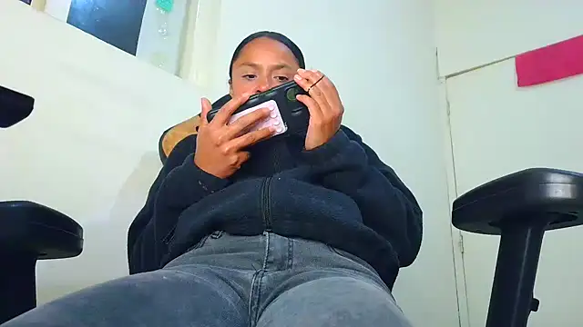 Samary thomas online show from February 1, 1:48 am