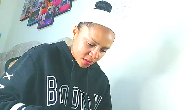 Snapshot of Samary_thomas chatting on October 23, 1:00 am Samary thomas online show from October 23, 1:00 am