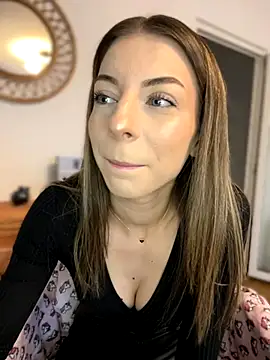 Snapshot of Mia_Ethan chatting on October 7, 9:46 am Mia Ethan online show from October 7, 9:46 am