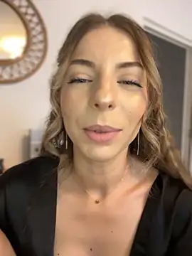 Snapshot of Mia_Ethan chatting on October 4, 10:43 am Mia Ethan online show from October 4, 10:43 am