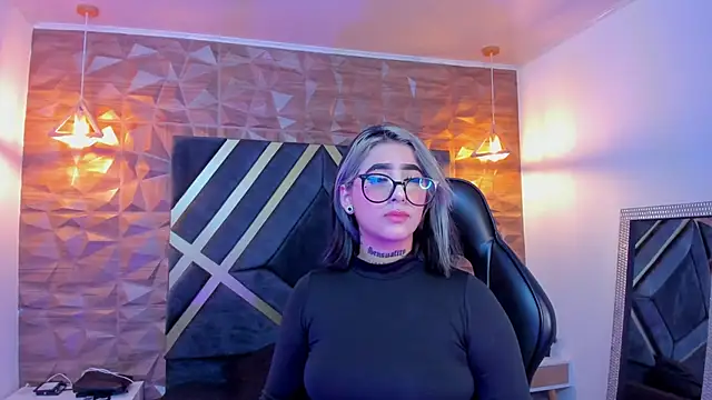 Snapshot of Alahia_Dangelo chatting on October 18, 11:46 am Alahia Dangelo online show from October 18, 11:46 am