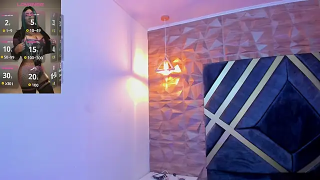 Snapshot of Alahia_Dangelo chatting on October 15, 11:35 am Alahia Dangelo online show from October 15, 11:35 am