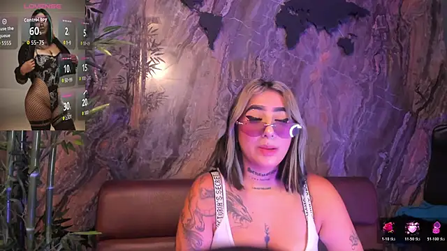 Snapshot of Alahia_Dangelo chatting on October 25, 5:42 pm Alahia Dangelo online show from October 25, 5:42 pm