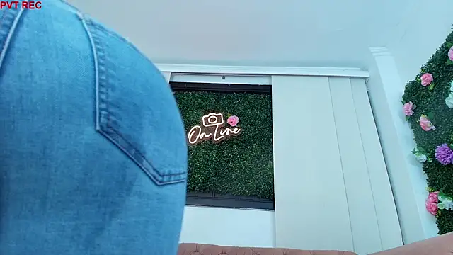 Snapshot of sandy_rivas chatting on September 30, 7:19 pm sandy rivas online show from September 30, 7:19 pm