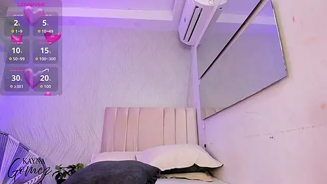 Snapshot of kayna_gomez chatting on October 15, 8:11 pm kayna gomez online show from October 15, 8:11 pm