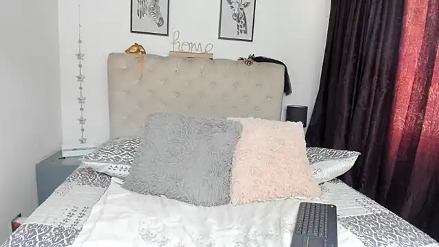 Snapshot of MonyCassius chatting on September 14, 12:14 pm MonyCassius online show from September 14, 12:14 pm