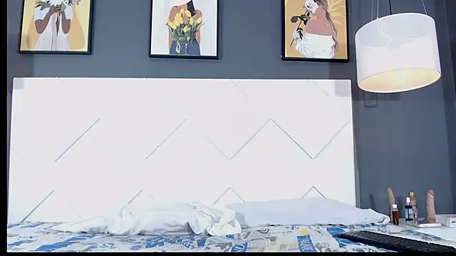 Snapshot of KyleDoom chatting on October 25, 5:04 am KyleDoom online show from October 25, 5:04 am