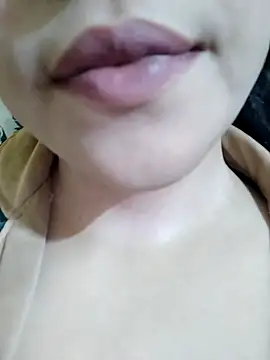 Snapshot of Anki-doll chatting on October 3, 6:40 am Anki-doll online show from October 3, 6:40 am