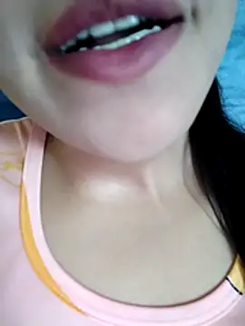 Snapshot of Anki-doll chatting on October 22, 5:56 am Anki-doll online show from October 22, 5:56 am