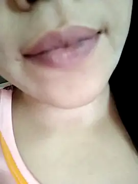 Snapshot of Anki-doll chatting on October 6, 6:52 am Anki-doll online show from October 6, 6:52 am