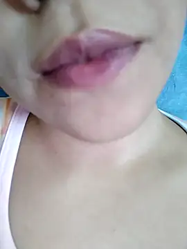 Snapshot of Anki-doll chatting on October 25, 5:59 am Anki-doll online show from October 25, 5:59 am